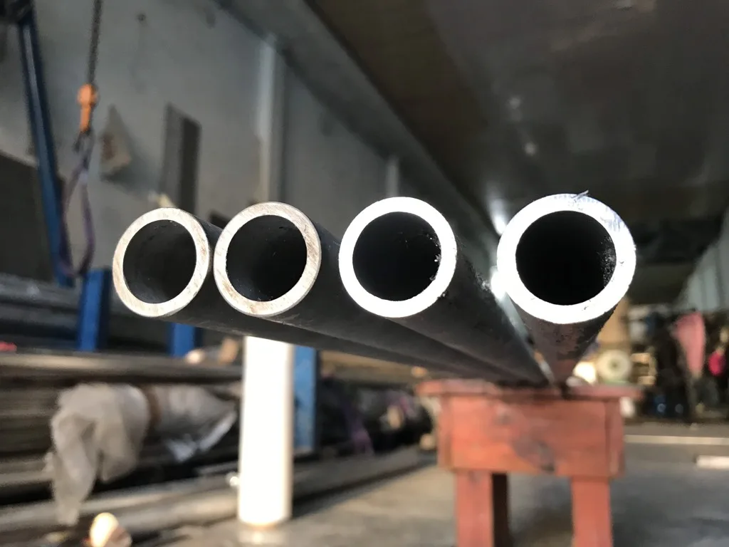 Ống đúc Inox phi 28