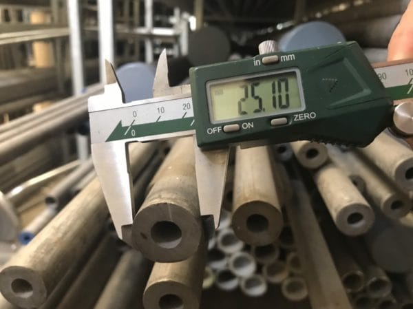 Ống Đúc Inox Phi 25