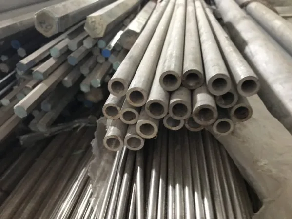 Ống Đúc Inox 304 Phi 13.7